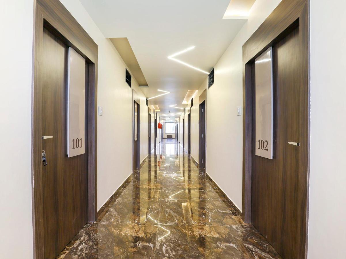 Oyo 47620 Hotel Matangi Motel Delvada Экстерьер фото