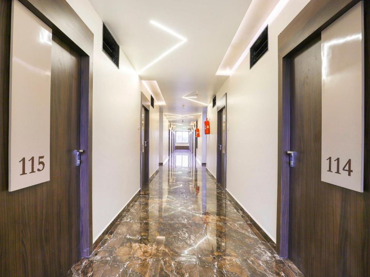 Oyo 47620 Hotel Matangi Motel Delvada Экстерьер фото