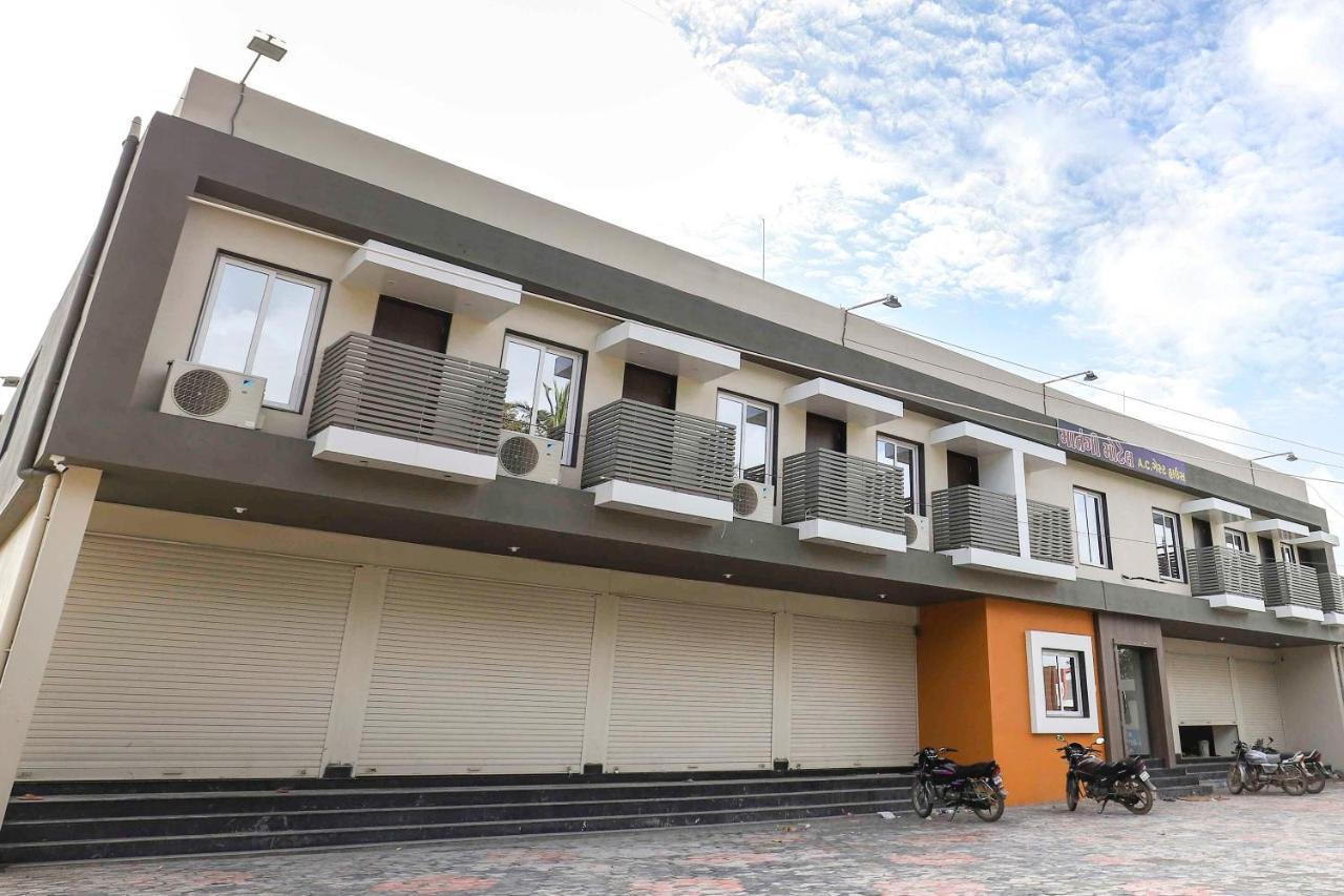 Oyo 47620 Hotel Matangi Motel Delvada Экстерьер фото