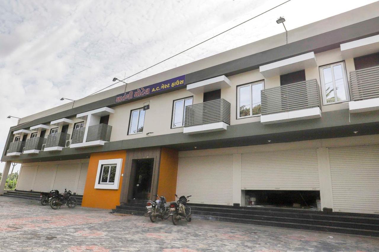 Oyo 47620 Hotel Matangi Motel Delvada Экстерьер фото